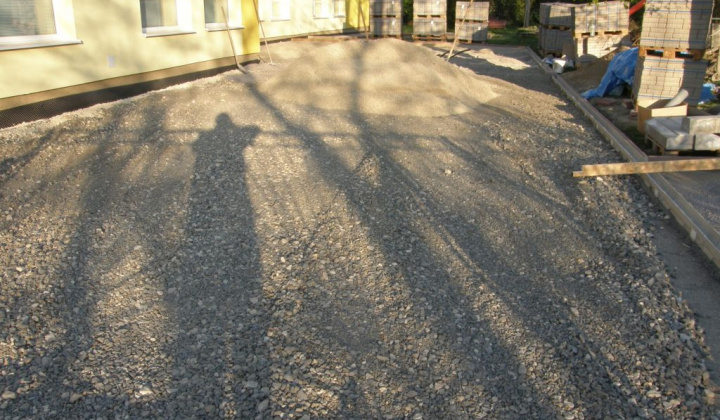 4. fotografia fotogalérie Obnovenie dvora školy a škôlky