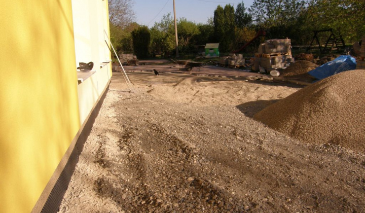 6. fotografia fotogalérie Obnovenie dvora školy a škôlky