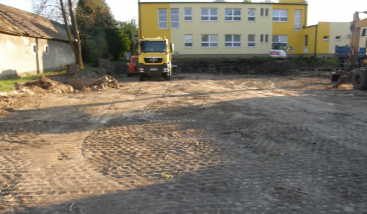 6. fotógaléria fotózás Stavba multifunkčného ihriska