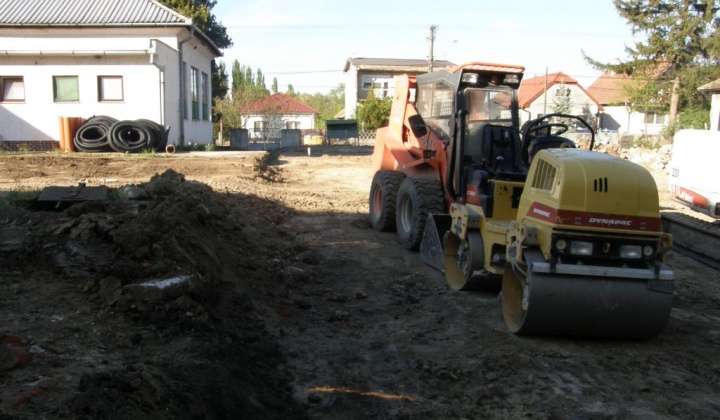 10. fotógaléria fotózás Stavba multifunkčného ihriska