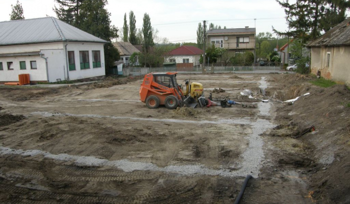 16. fotógaléria fotózás Stavba multifunkčného ihriska