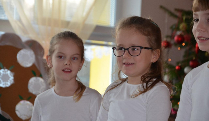 16. fotografia fotogalérie Vianoce v Zš a Mš