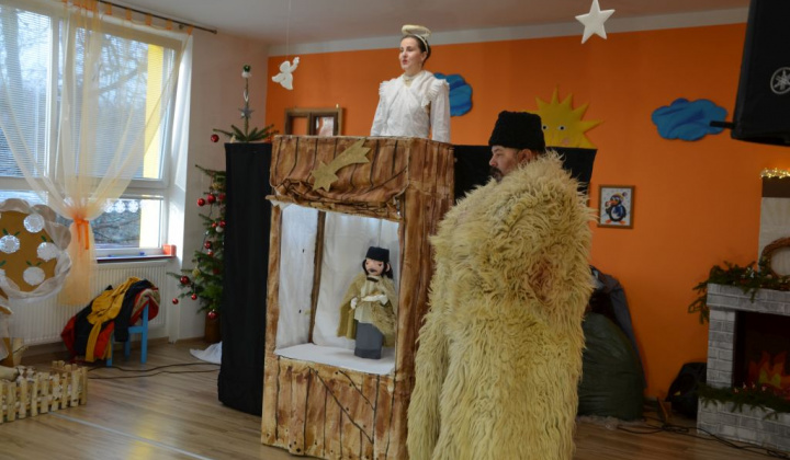 16. fotografia fotogalérie Divadelná scéna v Zš