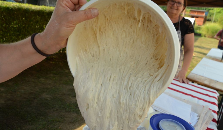 9. fotografia fotogalérie Pečenie v peci - sviatok nového chleba