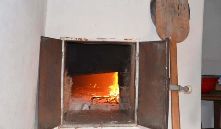 12. fotografia fotogalérie Pečenie v peci - sviatok nového chleba