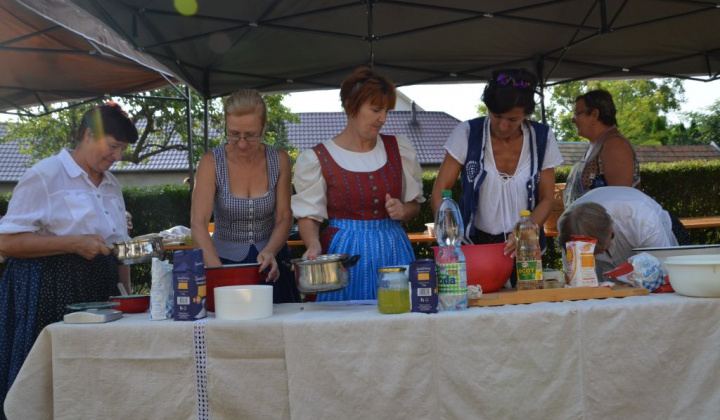 14. fotografia fotogalérie Pečenie v peci - sviatok nového chleba