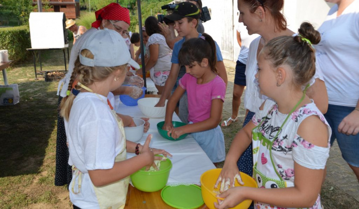 18. fotografia fotogalérie Pečenie v peci - sviatok nového chleba