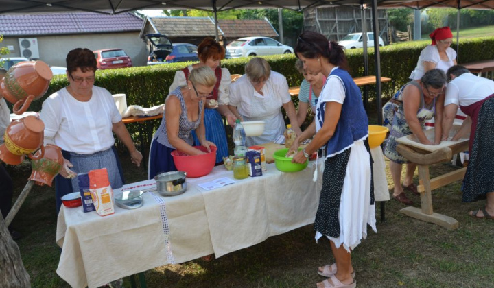 21. fotografia fotogalérie Pečenie v peci - sviatok nového chleba