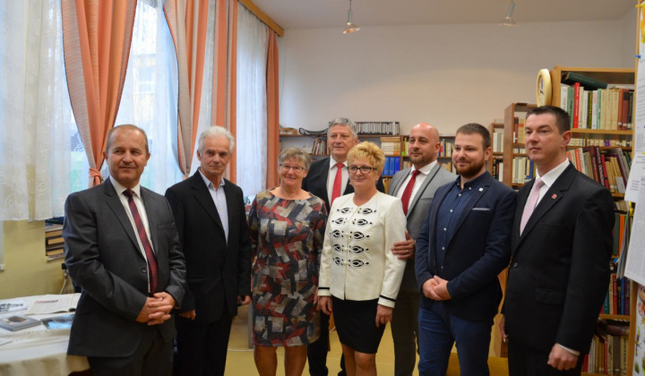 10. fotografia fotogalérie Slávnostné odovzdanie zrekonštruovanej budovy Zš a Mš v Novej Vieske