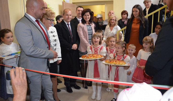 12. fotografia fotogalérie Slávnostné odovzdanie zrekonštruovanej budovy Zš a Mš v Novej Vieske