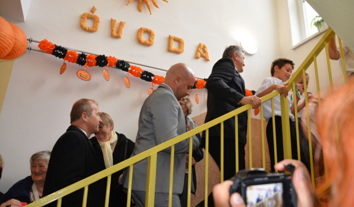 16. fotografia fotogalérie Slávnostné odovzdanie zrekonštruovanej budovy Zš a Mš v Novej Vieske