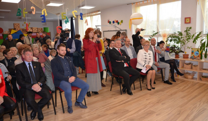 18. fotografia fotogalérie Slávnostné odovzdanie zrekonštruovanej budovy Zš a Mš v Novej Vieske