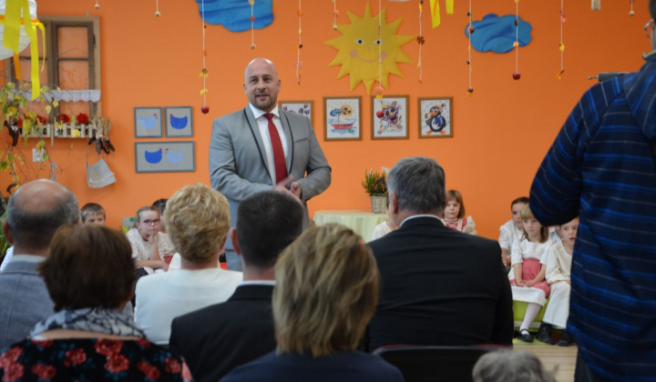 22. fotografia fotogalérie Slávnostné odovzdanie zrekonštruovanej budovy Zš a Mš v Novej Vieske