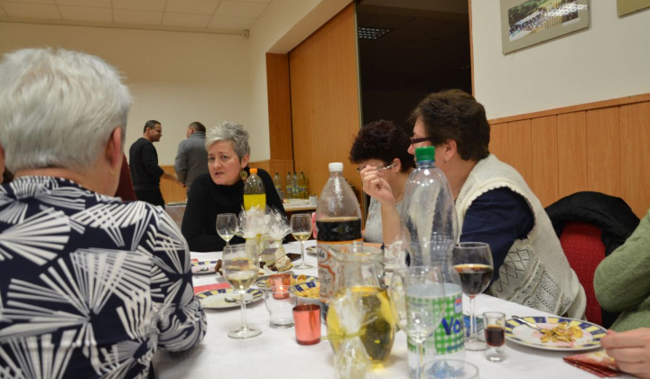 6. fotografia fotogalérie Ukončenie roka - zamestnanci obce