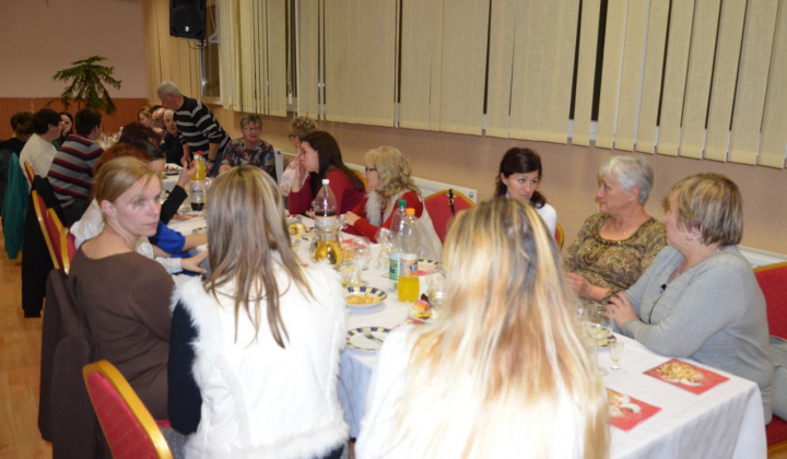 12. fotografia fotogalérie Ukončenie roka - zamestnanci obce