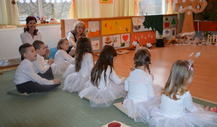 1. fotografia fotogalérie Vianočný večierok v základnej škole a škôlke