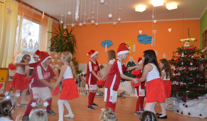 8. fotografia fotogalérie Vianočný večierok v základnej škole a škôlke