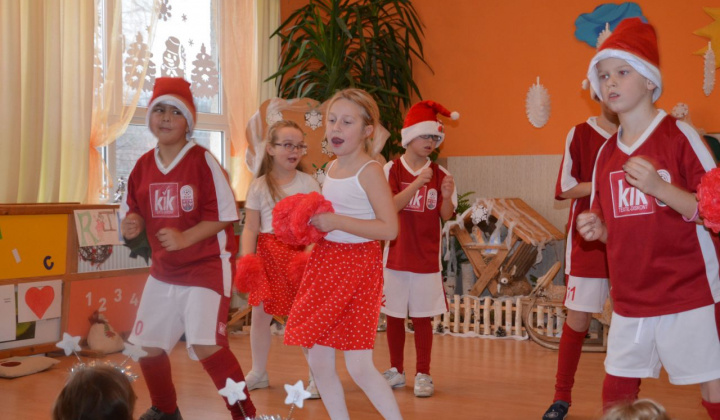 9. fotografia fotogalérie Vianočný večierok v základnej škole a škôlke
