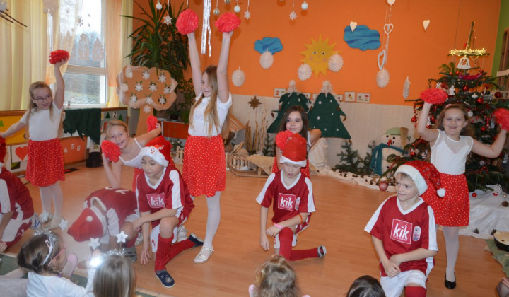 12. fotografia fotogalérie Vianočný večierok v základnej škole a škôlke