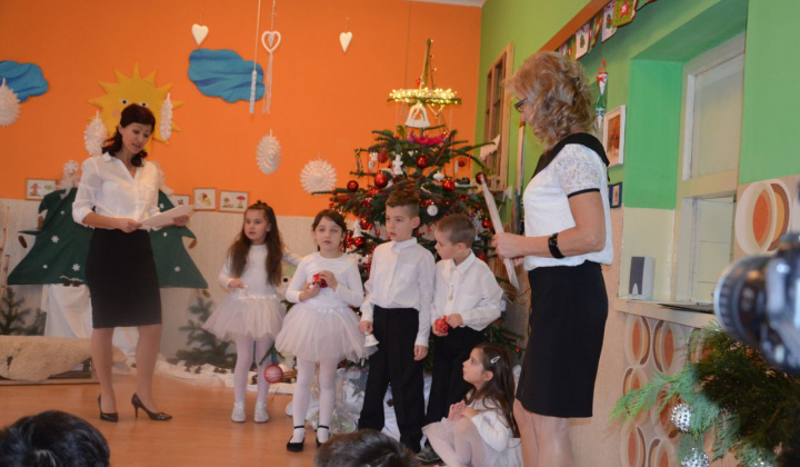 17. fotografia fotogalérie Vianočný večierok v základnej škole a škôlke