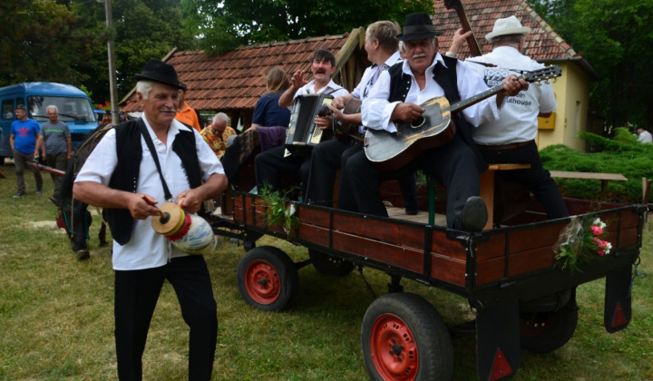 12. fotógaléria fotózás Tóthfalu - Deň obce