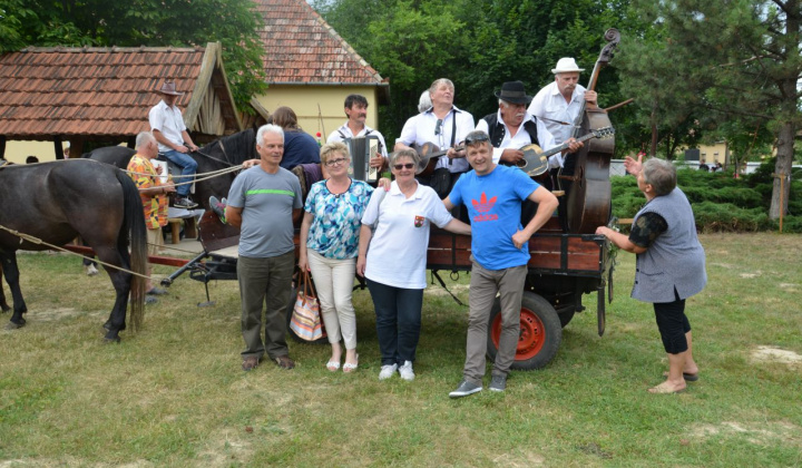 13. fotógaléria fotózás Tóthfalu - Deň obce