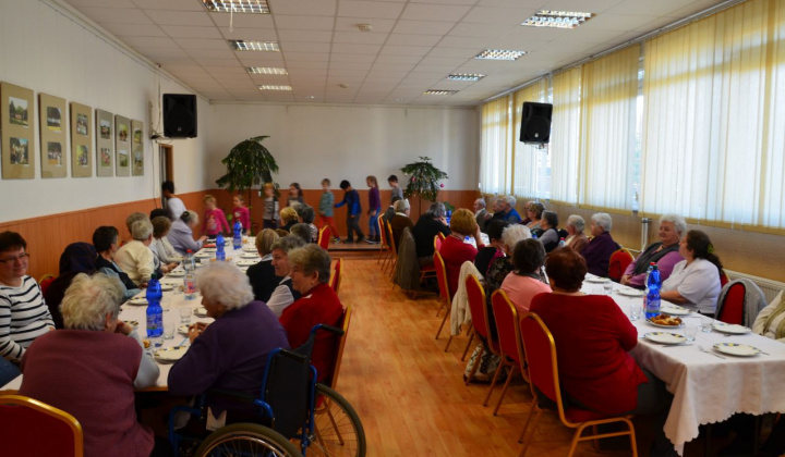 10. fotografia fotogalérie Ukončenie roka - klub dôchodcov