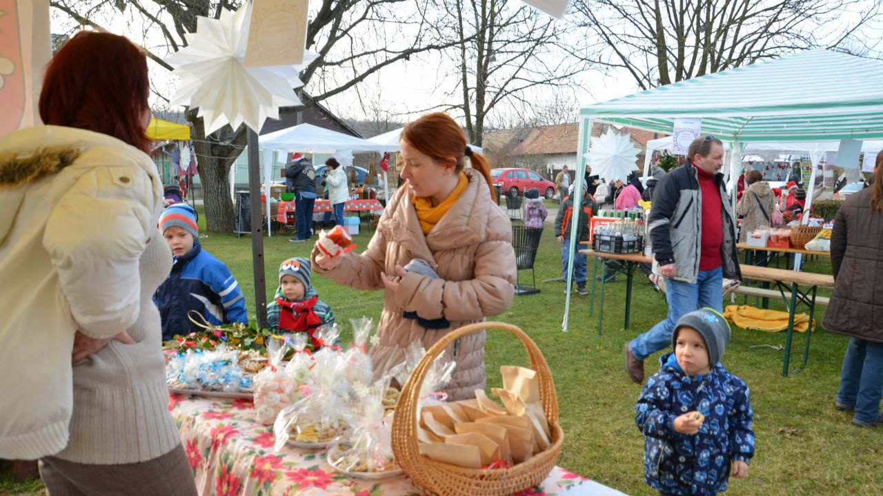 Fotografia fotogalérie Miestne vianočné trhy a Mikuláš