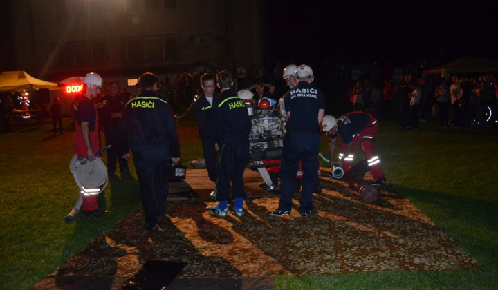 12. fotografia fotogalérie Nočná súťaž Dobrovoľných hasičov