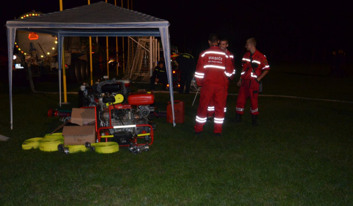 3. fotografia fotogalérie Nočná súťaž dobrovoľných hasičov v Novej Vieske