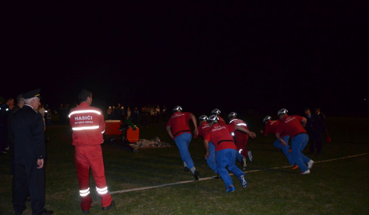 6. fotografia fotogalérie Nočná súťaž dobrovoľných hasičov v Novej Vieske
