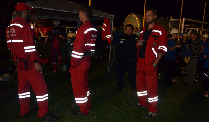 10. fotografia fotogalérie Nočná súťaž dobrovoľných hasičov v Novej Vieske