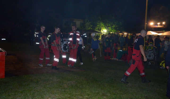 16. fotografia fotogalérie Nočná súťaž dobrovoľných hasičov v Novej Vieske