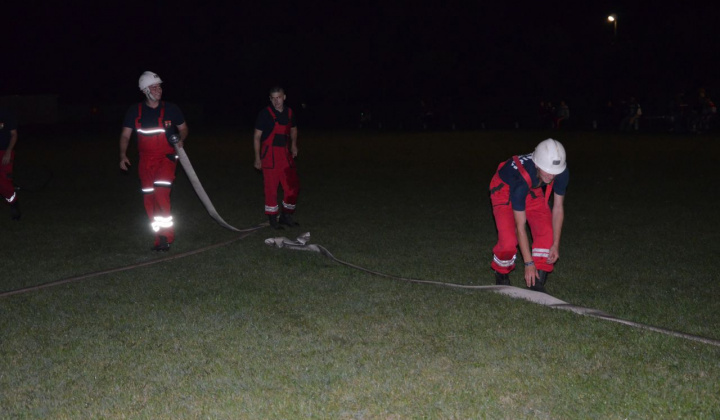17. fotografia fotogalérie Nočná súťaž dobrovoľných hasičov v Novej Vieske