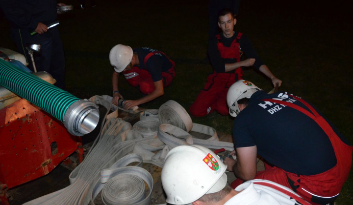 18. fotografia fotogalérie Nočná súťaž dobrovoľných hasičov v Novej Vieske
