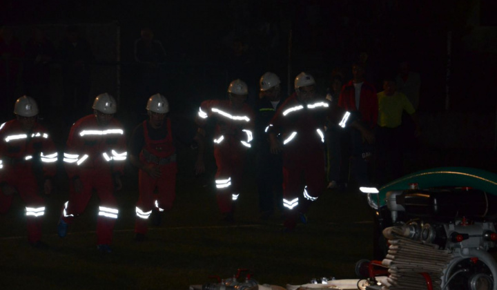 22. fotografia fotogalérie Nočná súťaž dobrovoľných hasičov v Novej Vieske