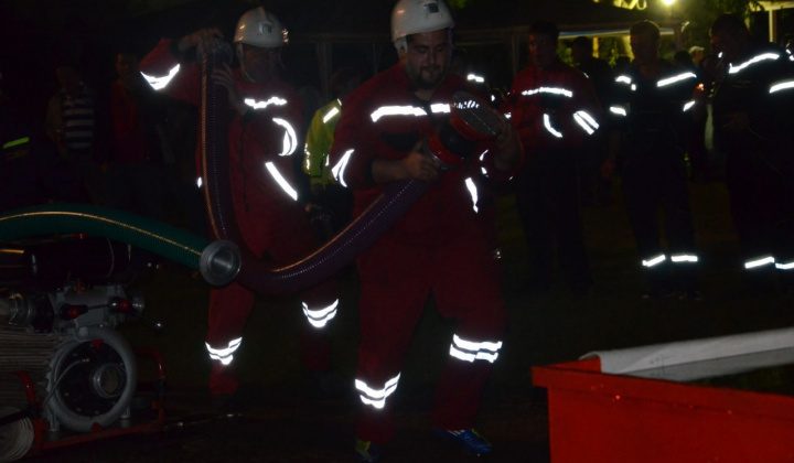 23. fotografia fotogalérie Nočná súťaž dobrovoľných hasičov v Novej Vieske