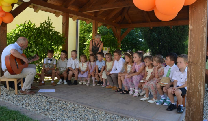 15. fotografia fotogalérie Rozlúčka so škôlkou