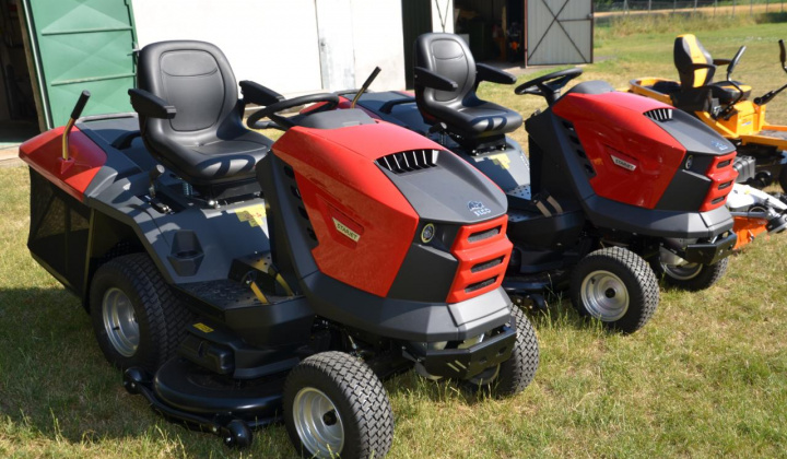 6. fotografia fotogalérie Projekty / Obstaranie techniky na údržbu verejných priestranstiev - foto