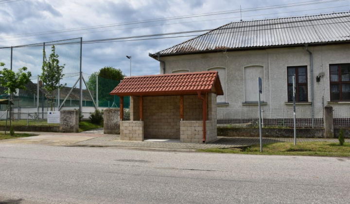 14. fotógaléria fotózás Projekty / Rekonštrukcia autobusových zastávok - foto