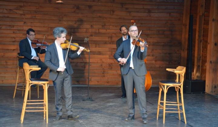 6. fotografia fotogalérie Ifjú Szivek - Kakukktojás II.