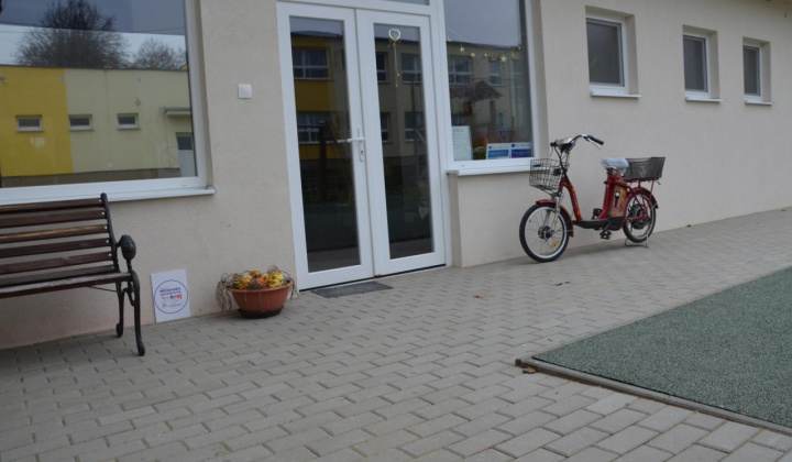 14. fotografia fotogalérie Rekonštrukcia chodníka pri budove Humanity