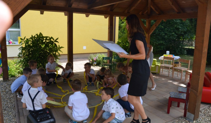 12. fotografia fotogalérie Rozlúčka so škôlkou