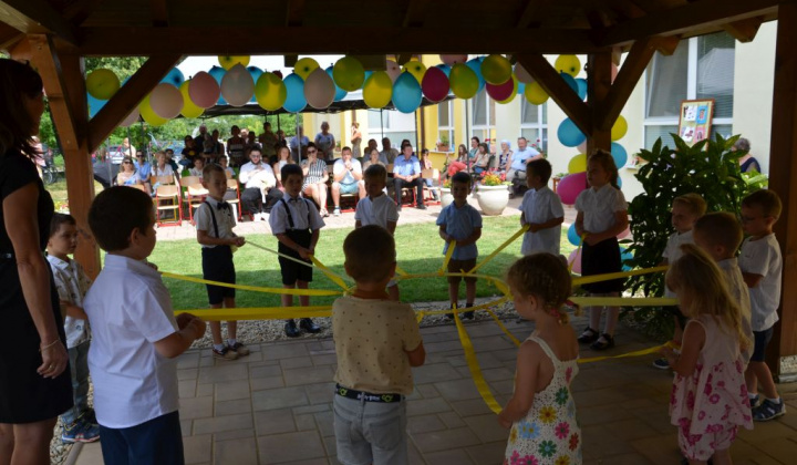20. fotografia fotogalérie Rozlúčka so škôlkou