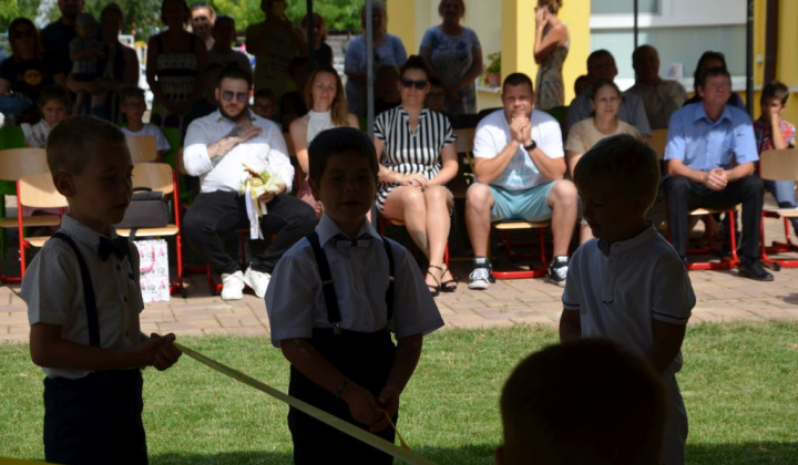 21. fotografia fotogalérie Rozlúčka so škôlkou