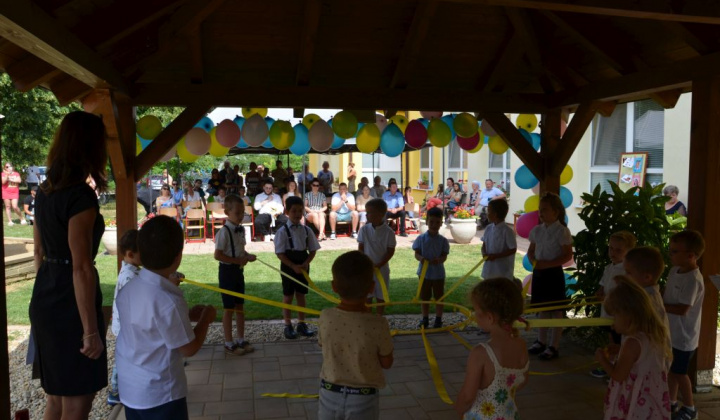 22. fotografia fotogalérie Rozlúčka so škôlkou