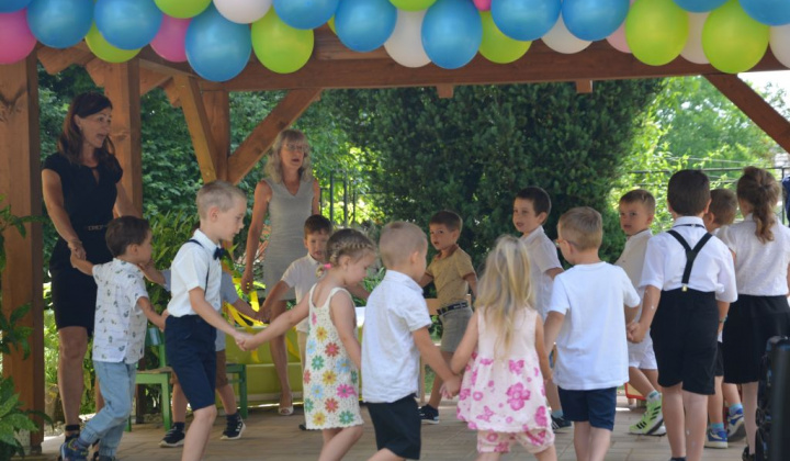 24. fotografia fotogalérie Rozlúčka so škôlkou