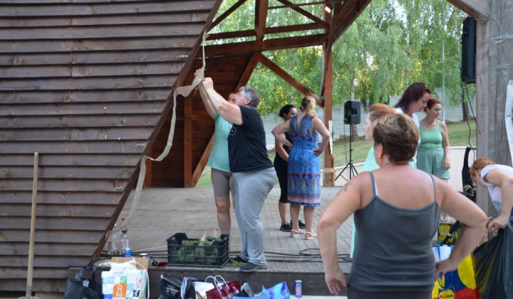 12. fotografia fotogalérie 20-ty jubileum tanečného súboru Rozmaring