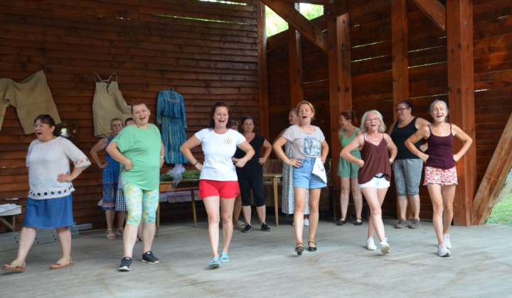 19. fotografia fotogalérie 20-ty jubileum tanečného súboru Rozmaring