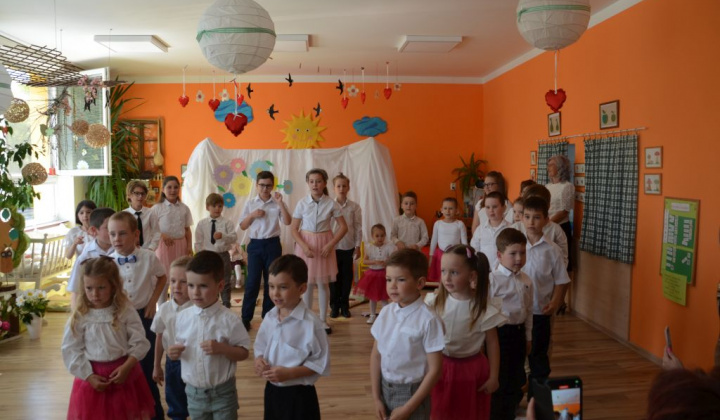 15. fotografia fotogalérie Deň matiek v škole a škôlke